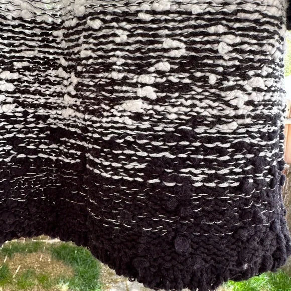 Anthropologie NWOT Akemi + Kin Black White Ombré Chunky Knit Cardigan - Picture 10 of 16
